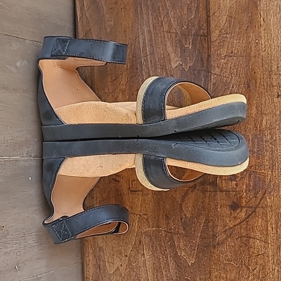 EUC Spenco Sandals Women's sz 8B Jasmine Ankle Strap Black/Gold Flat Sandals - Picture 7 of 11